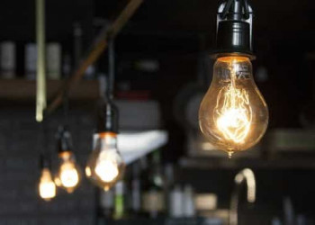 Aneel prorroga proibição de corte de luz por inadimplência